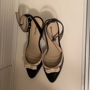 Rialto kitten heels